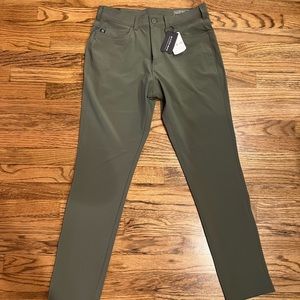 COPY - Mizzen & Main Helmsman 5 pocket NWT Medium Green 30x30 slim